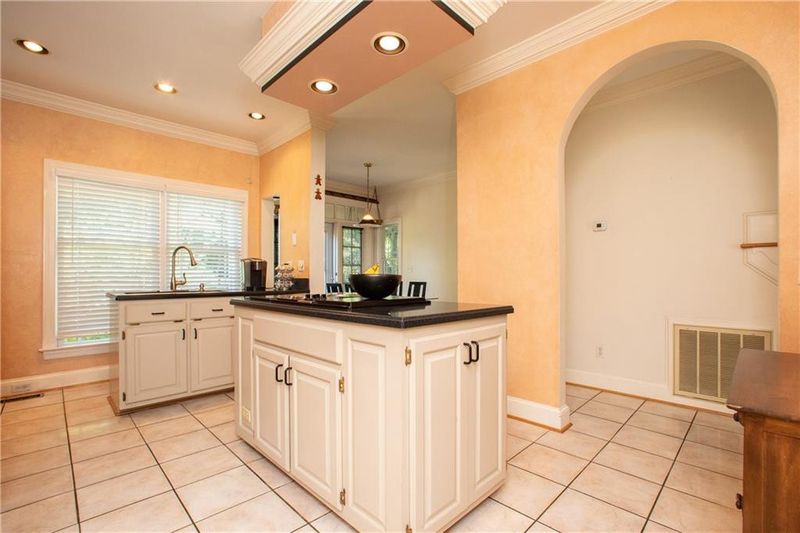 2224 Hoskins Rd, Burlington, NC 27215
