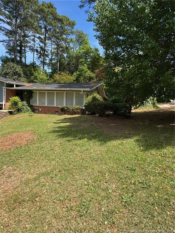 2224 Mirror Lake Dr, Fayetteville, NC 28303