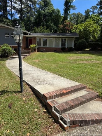 2224 Mirror Lake Dr, Fayetteville, NC 28303