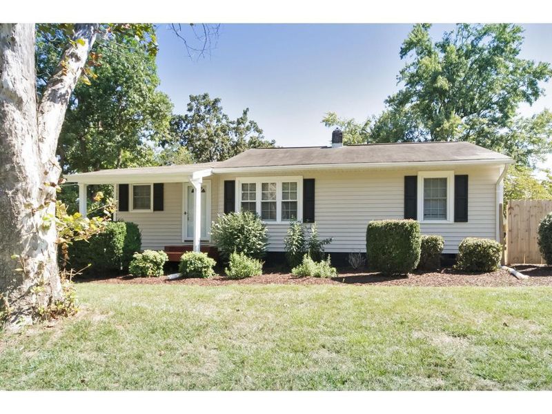 2224 Moran St, Burlington, NC 27215