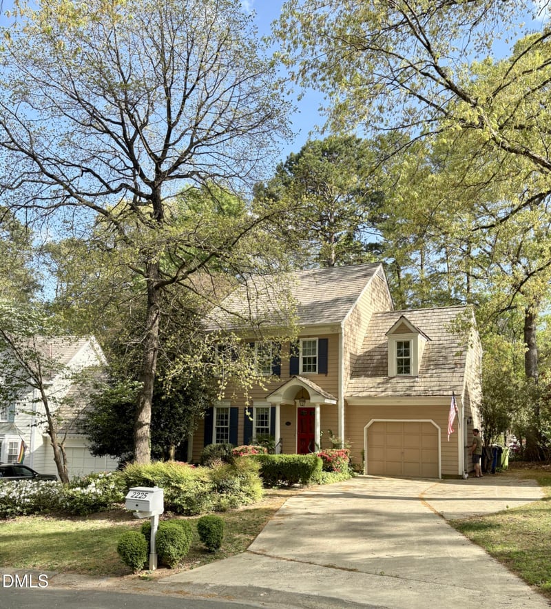 2225 Brisbayne Cir #910, Raleigh, NC 27615