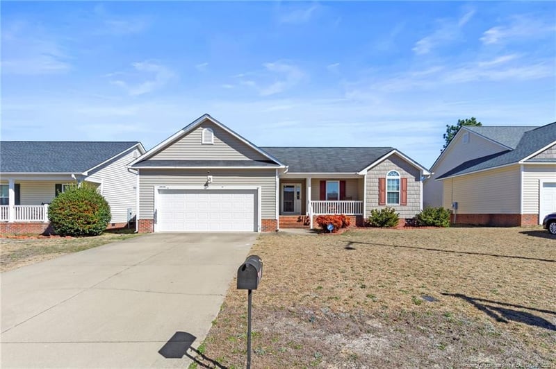 2225 Chasewater Rd, Fayetteville, NC 28306