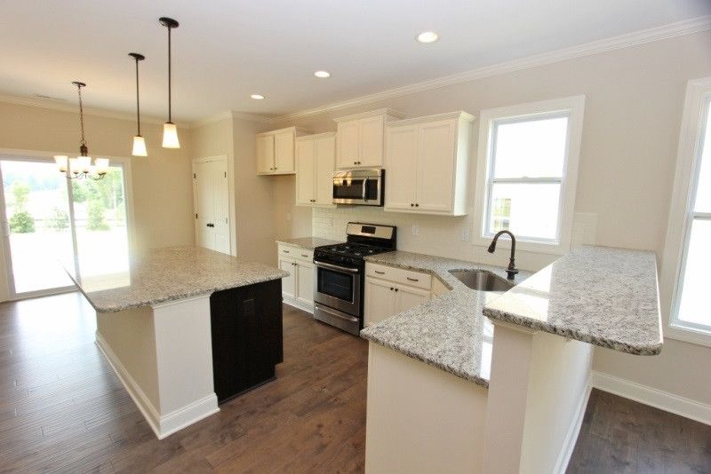 2225 Mills Crest St, Fuquay Varina, NC 27526