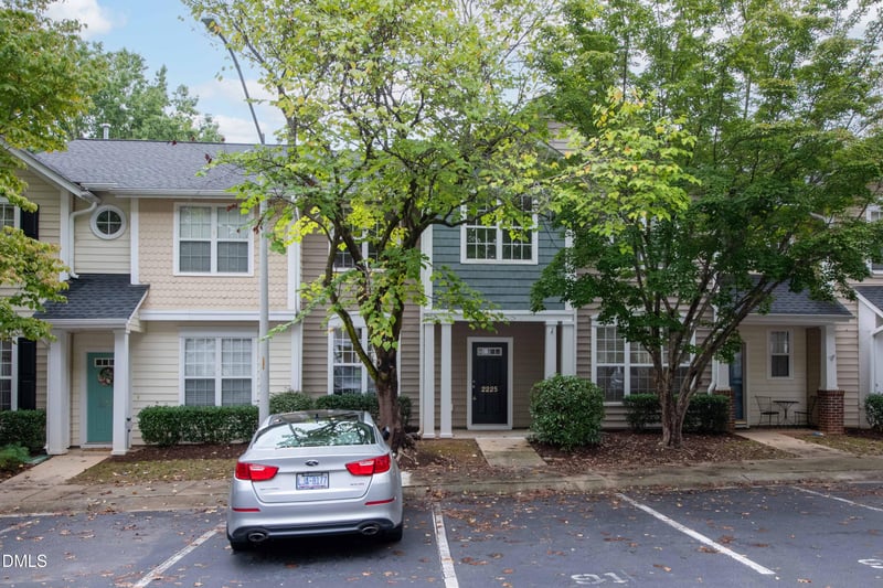 2225 Plum Frost Dr, Raleigh, NC 27603