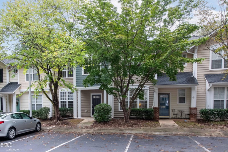 2225 Plum Frost Dr, Raleigh, NC 27603