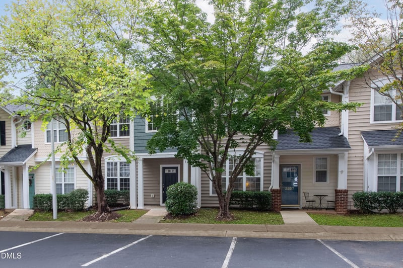 2225 Plum Frost Dr, Raleigh, NC 27603