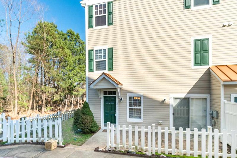 2225 Raven Rd #101, Raleigh, NC 27614
