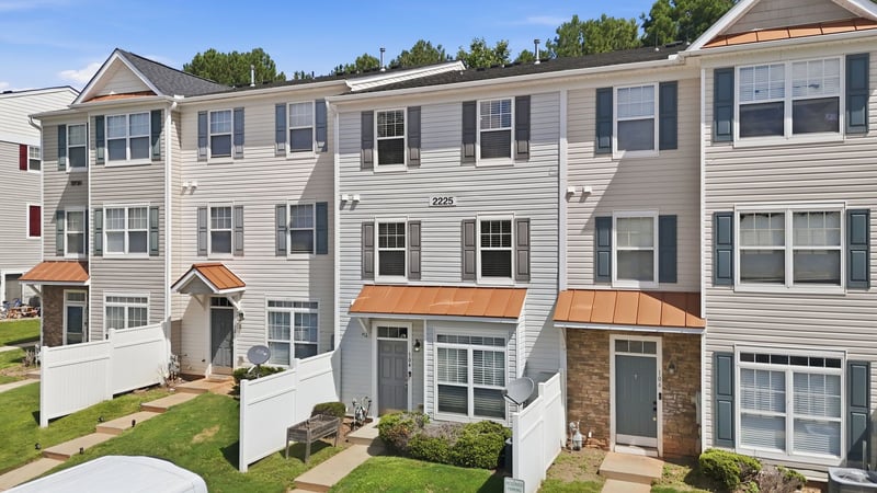 2225 Raven Rd #104, Raleigh, NC 27614