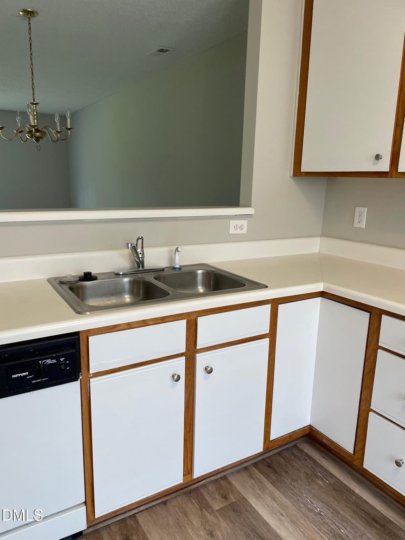 2225 Walnut Ridge Ct, Raleigh, NC 27610