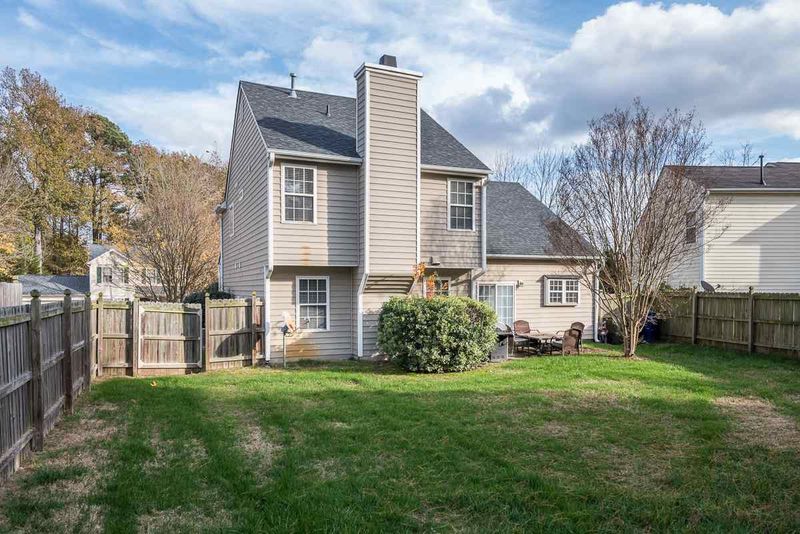 2225 Wyckford Forest Dr, Raleigh, NC 27604