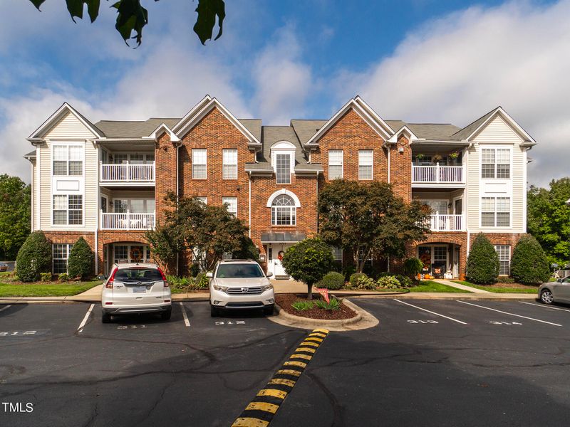 2227 Delaney Dr #313, Burlington, NC 27215