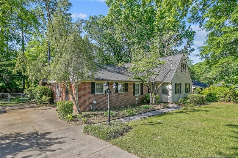 2227 Meadow Wood Rd, Fayetteville, NC 28303