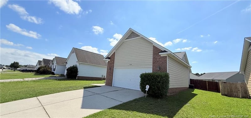 2228 Chasewater Rd, Fayetteville, NC 28306