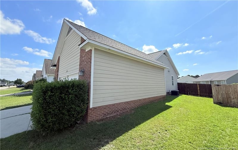 2228 Chasewater Rd, Fayetteville, NC 28306