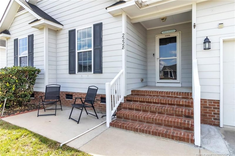 2228 Cliff Swallow Dr, Fayetteville, NC 28306