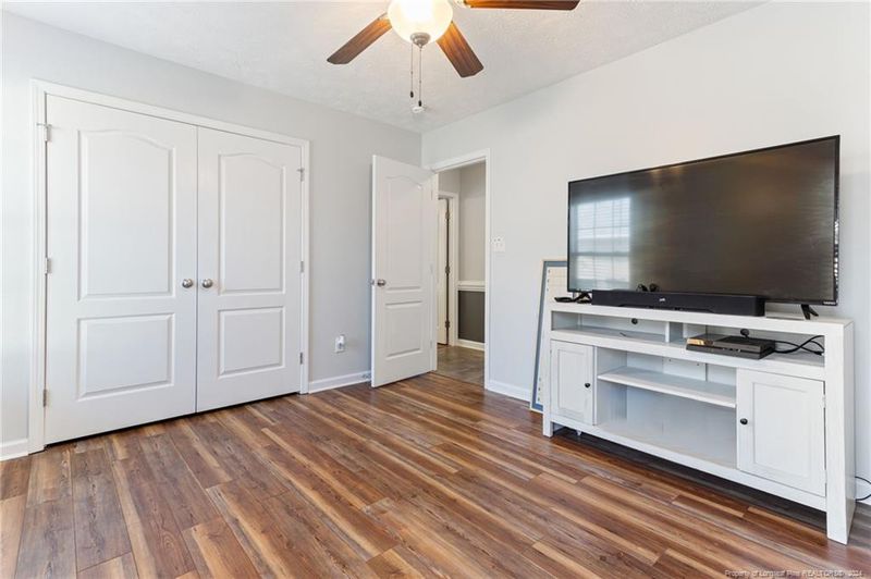 2228 Sir Michael Dr, Hope Mills, NC 28348