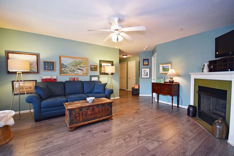 2229 Delaney Dr #214, Burlington, NC 27215