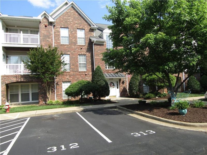 2229 Delaney Dr, Burlington, NC 27215