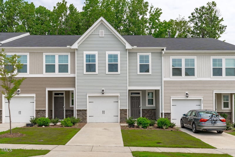 223 Aster Bloom Ln, Raleigh, NC 27610