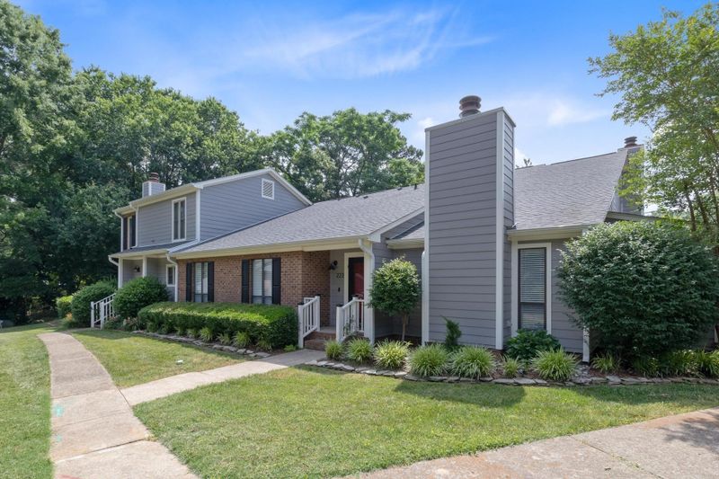 223 Clancy Cir, Cary, NC 27511
