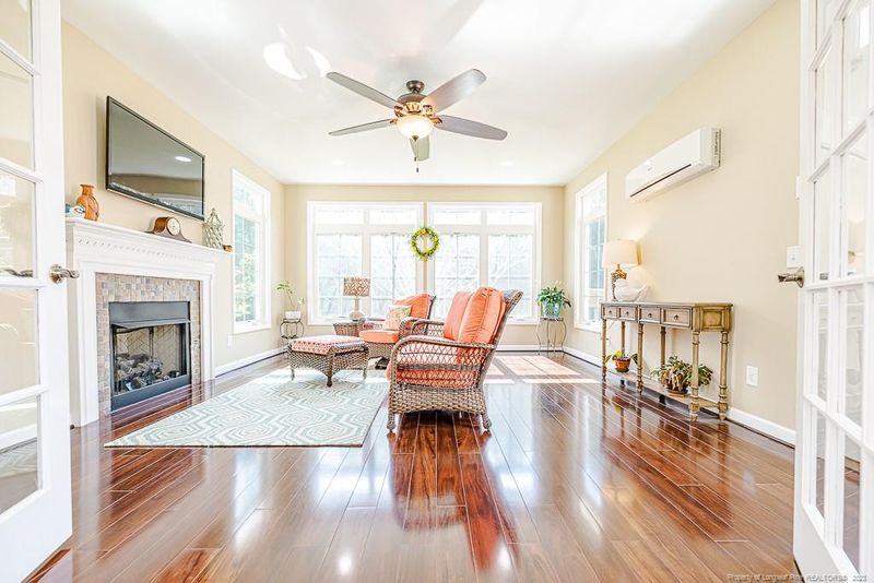 223 S Currie Dr, Sanford, NC 27330