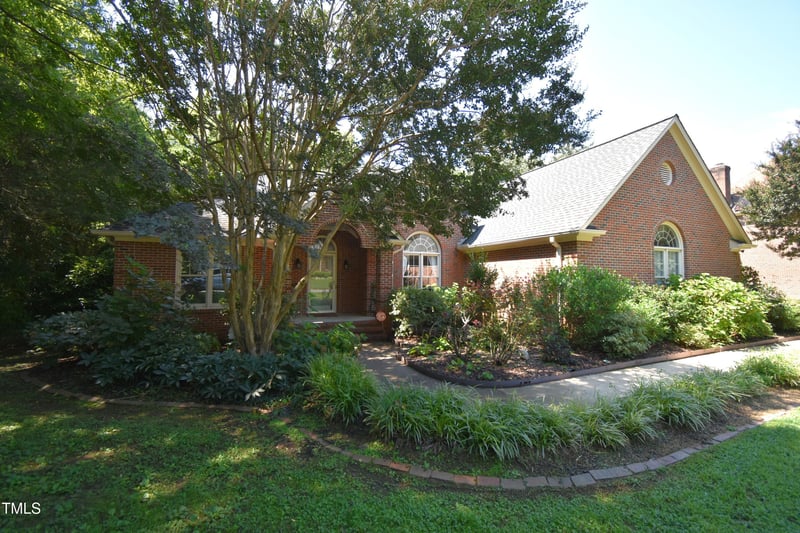 223 Emerson Dr, Mebane, NC 27302