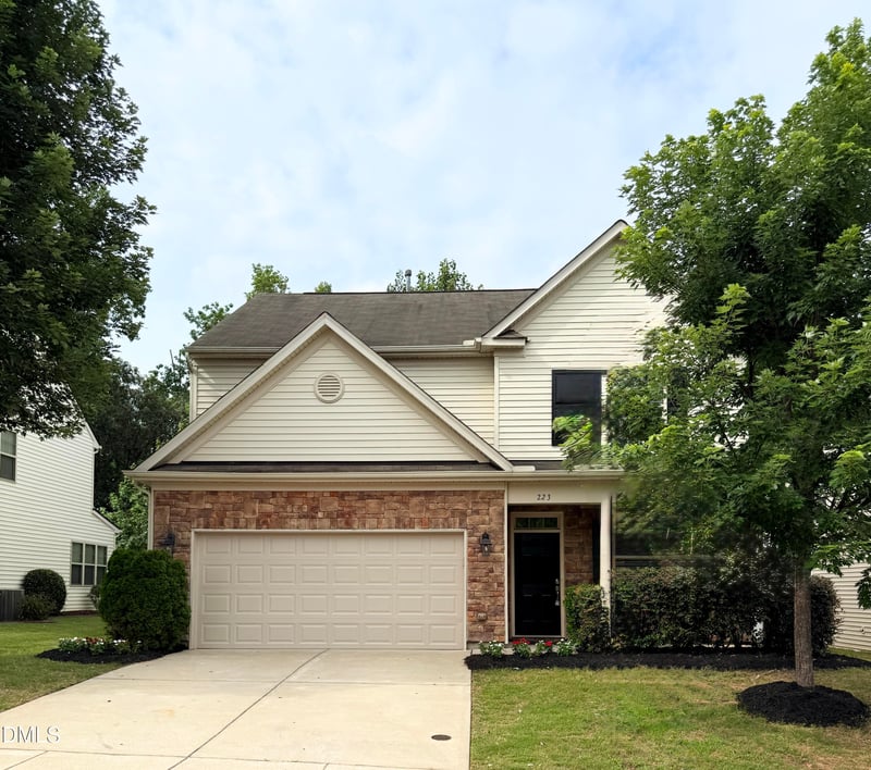 223 Genoa Ln, Clayton, NC 27527