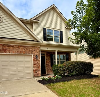 223 Genoa Ln, Clayton, NC 27527