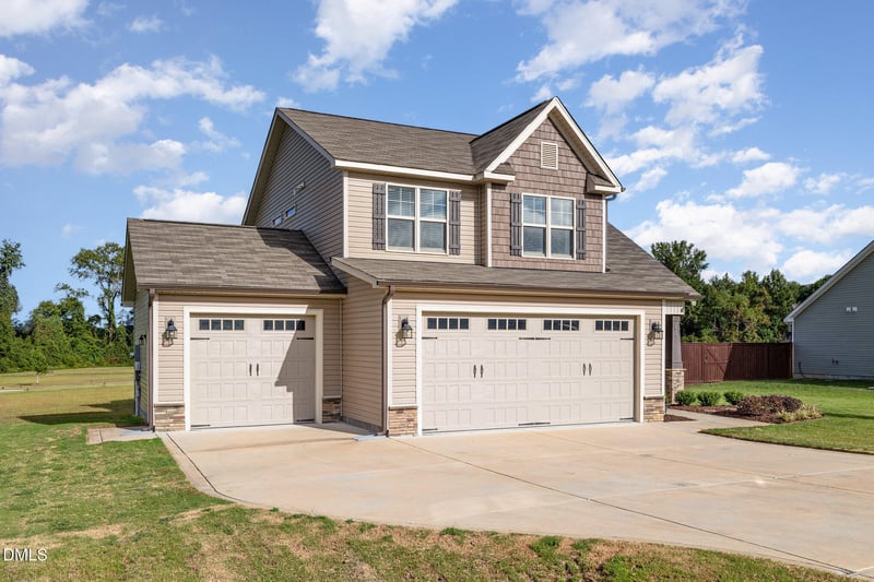 223 Nolan Park Dr, Selma, NC 27576