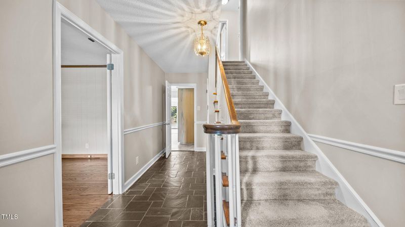 223 Shadowbrook Dr, Burlington, NC 27215