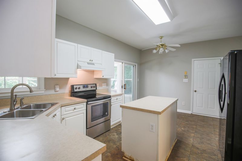 223 Trimble Ave, Cary, NC 27511