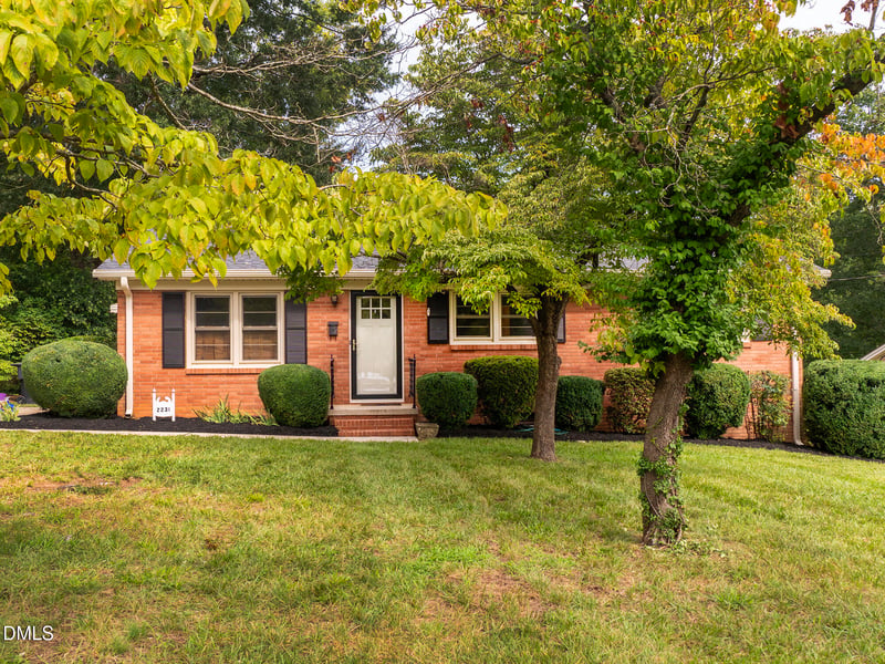 2231 Lacy St, Burlington, NC 27215
