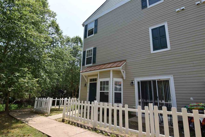 2231 Raven Rd #101, Raleigh, NC 27614
