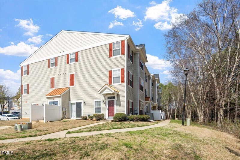 2231 Raven Rd #103, Raleigh, NC 27614