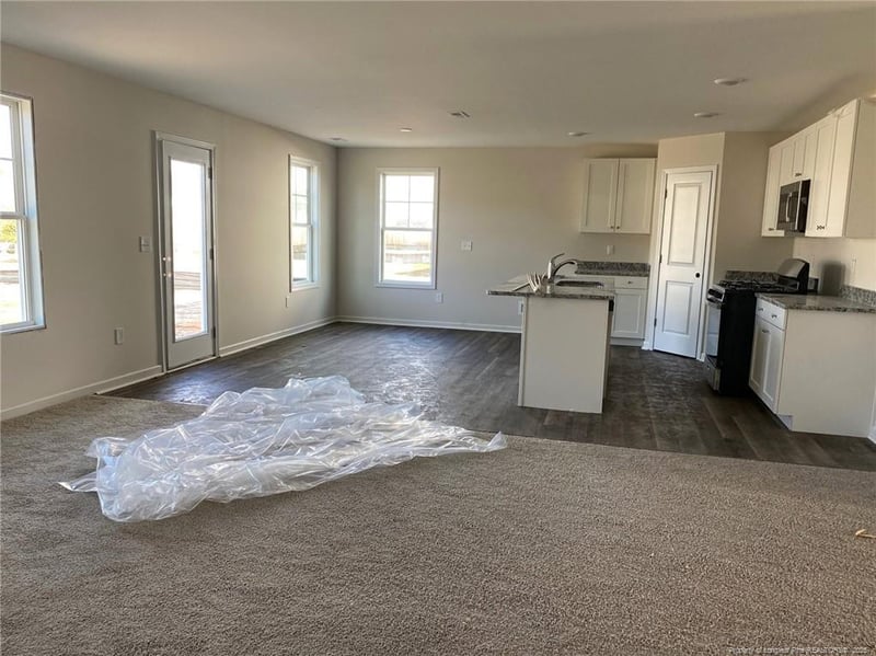 2232 Roadster Pony Ln, Hope Mills, NC 28348