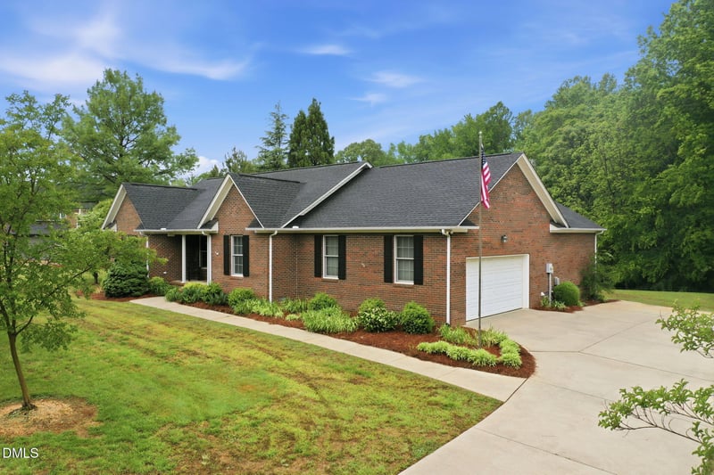 2232 Saint Bride Ct, Mebane, NC 27302