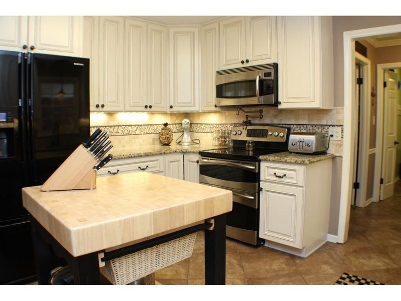 2234 Walker Ave, Burlington, NC 27215