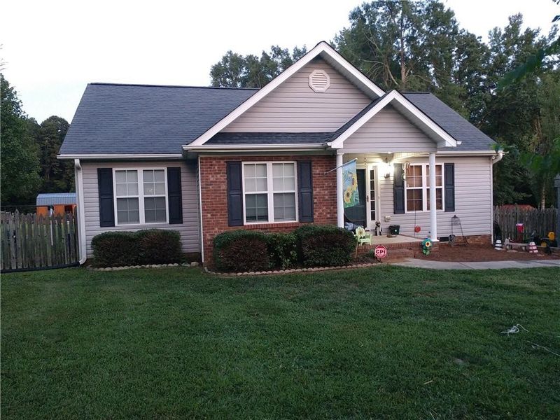 2235 Foxfire Ln, Burlington, NC 27217