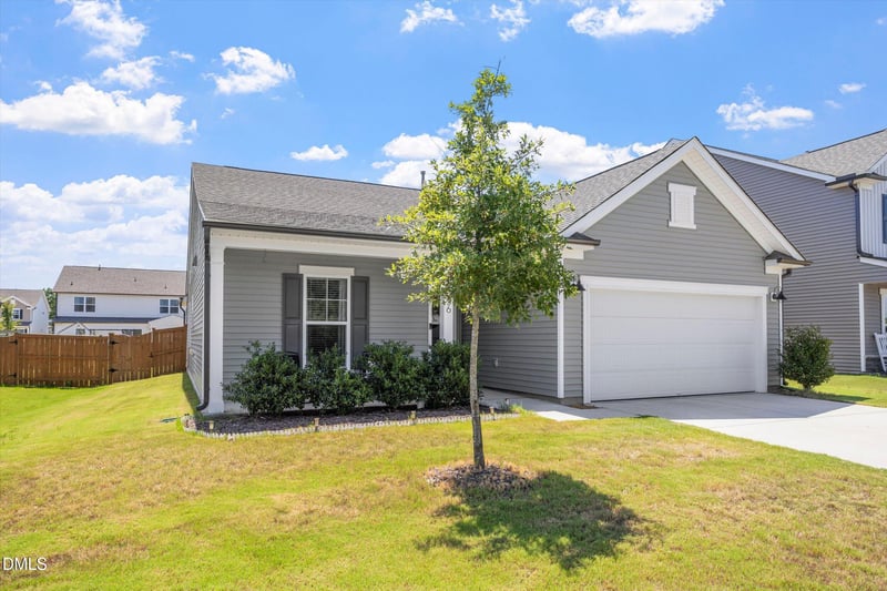 2236 Fairway Green Dr, Fuquay Varina, NC 27526