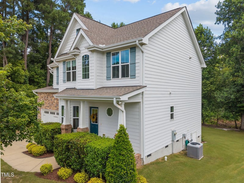 2236 Mills Crest St, Fuquay Varina, NC 27526