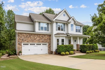 2236 Mills Crest St, Fuquay Varina, NC 27526