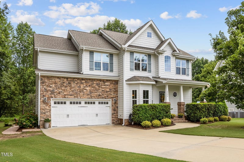 2236 Mills Crest St, Fuquay Varina, NC 27526