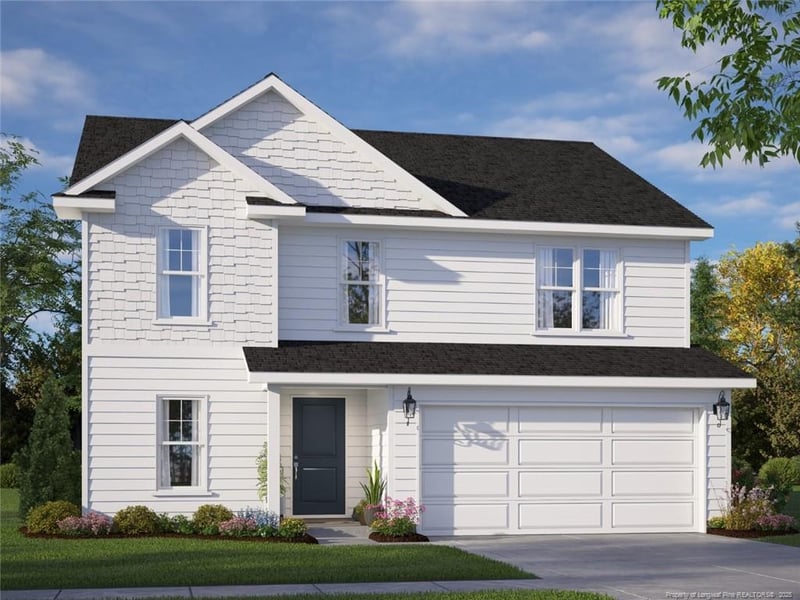 2236 Roadster Pony Ln, Hope Mills, NC 28348