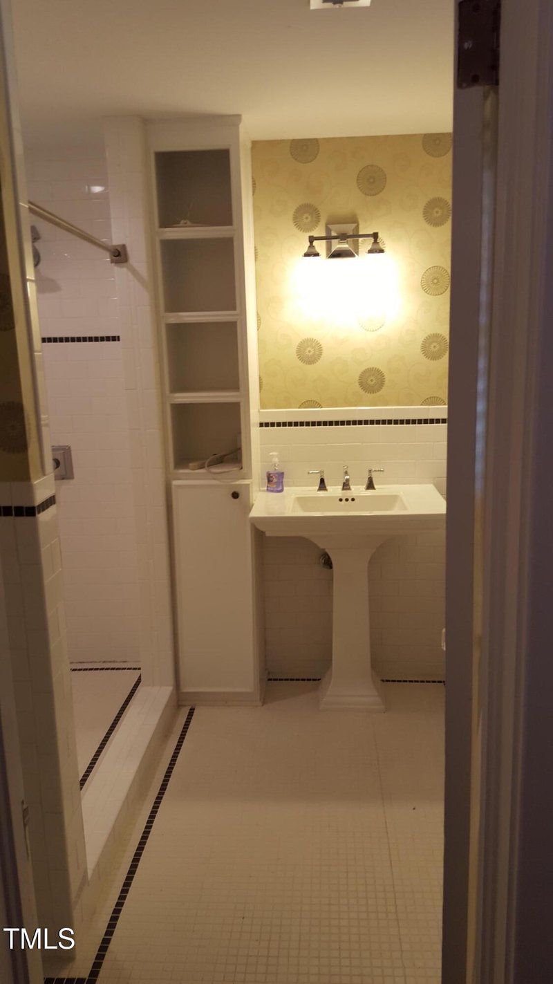 2236 The Cir, Raleigh, NC 27608
