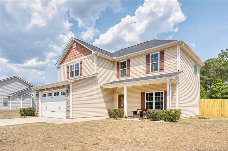 2237 Sir Michael Dr, Hope Mills, NC 28348