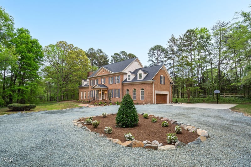 2238 Lakeview Ter, Burlington, NC 27215