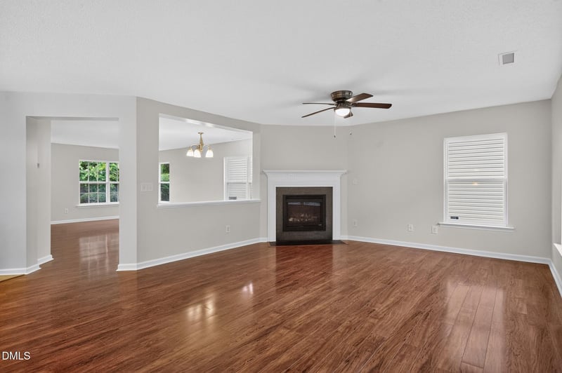 224 Ashdale Dr, Fuquay Varina, NC 27526