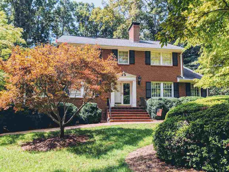 224 Briarcliff Ln, Cary, NC 27511