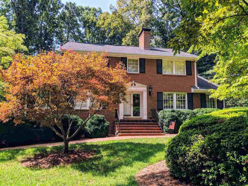 224 Briarcliff Ln, Cary, NC 27511