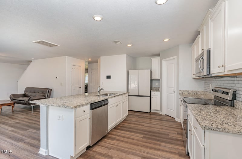 224 Brisk Dr, Zebulon, NC 27597